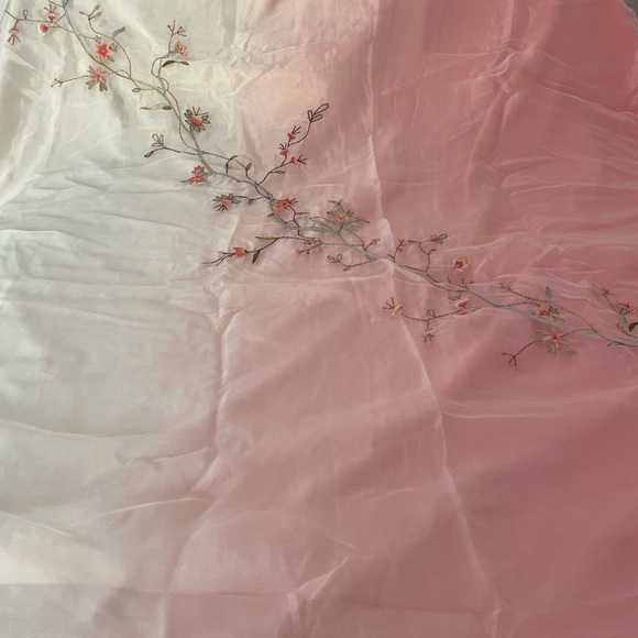 Queen VTG Embroidered Duvet with Mesh Overlay - Picture 4 of 6